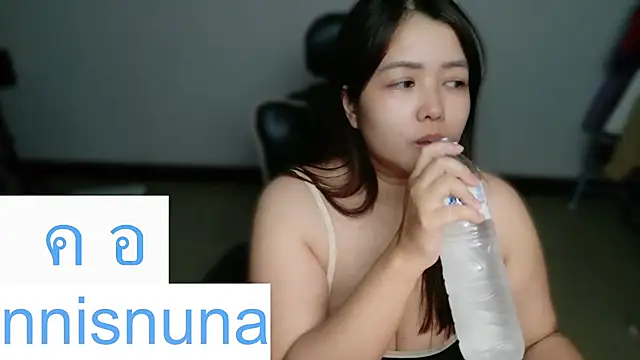 nunanunanuna Show Webcam