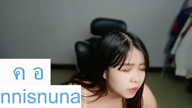 nunanunanuna Show in webcam