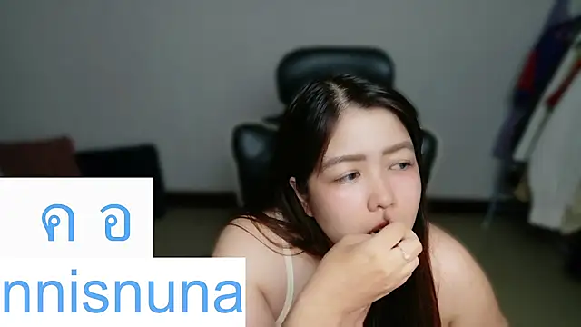nunanunanuna Show in webcam