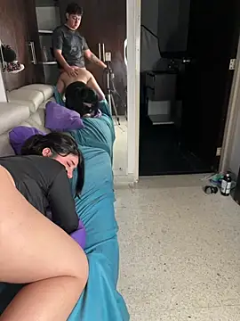 EmilyAndAndrew webkamerás műsora