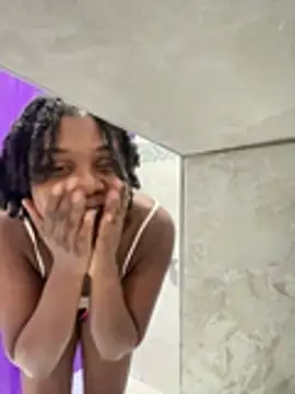 Ebony_Queeen – live chatrum