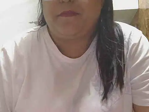 Show modela Fuckpussylickass na web-kameri