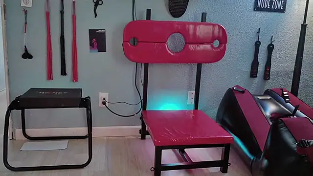 bellaskeykeeper's Webcam Show