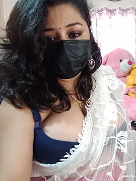 Lovely-Lina7 élő XXX-chatje