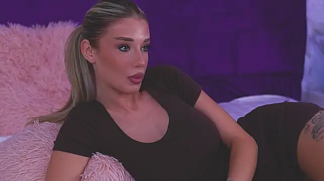 EllinaNuria's Webcam Show