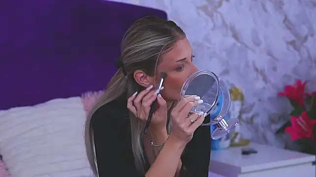 EllinaNuria Webcam show