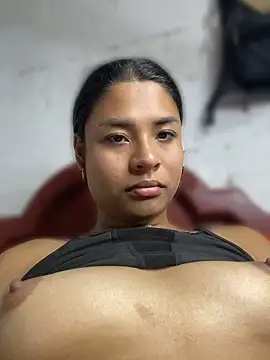 Romie_rous Pertunjukan Webcam