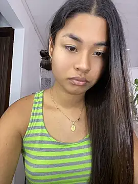 Romie_rous 在線直播表演