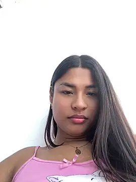 Romie_rous Show in webcam