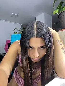 Romie_rous Show in webcam