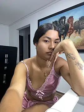 Romie_rous 在線直播表演