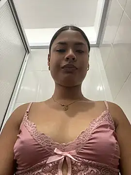 הופעת וובקאם של Romie_rous