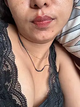 แชท XXX สดของ Loviiie