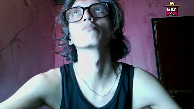 Chat +18 de cherryuwu ao vivo