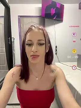 Roxyfoxyyy Adlı Modelin Canlı XXX Sohbeti