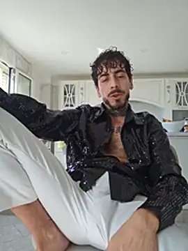 Show modela iamciyro na web-kameri