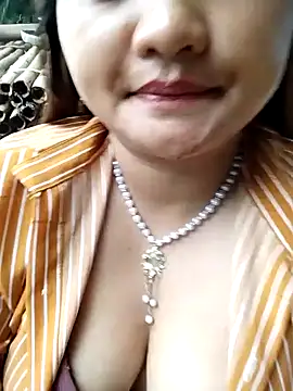 Maiphu246 Show Webcam