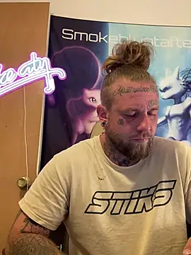 Smokebluntafterblunt Show in webcam