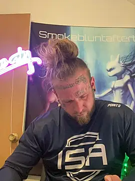 Smokebluntafterblunt Show in webcam