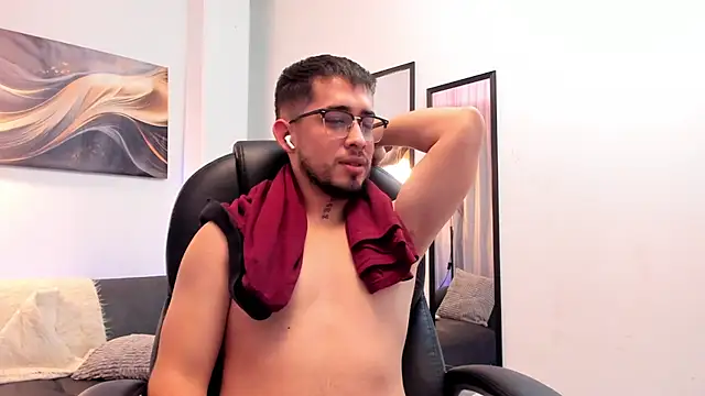 Tommas_Jhonson Show Webcam