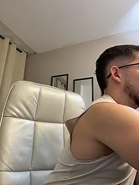 Tommas_Jhonsonn Webbikameraesitys