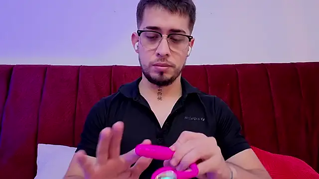 Tommas_Jhonson Pertunjukan Webcam