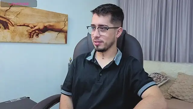 Tommas_Jhonson Show Webcam