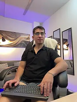 Tommas_Jhonson Pertunjukan Webcam