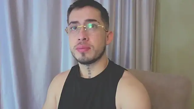 Tommas_Jhonson Show Webcam