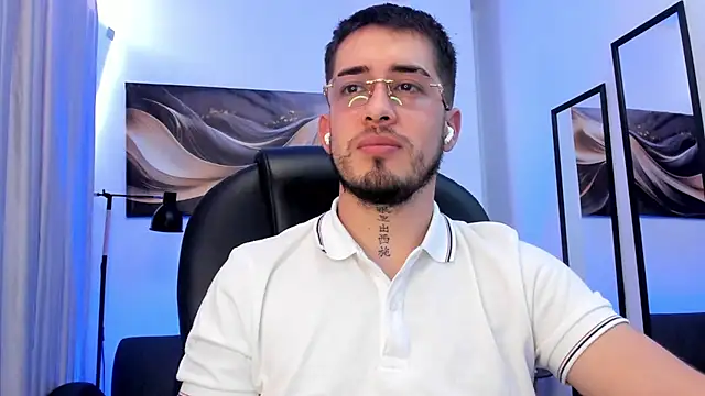 Tommas_Jhonson webcam show