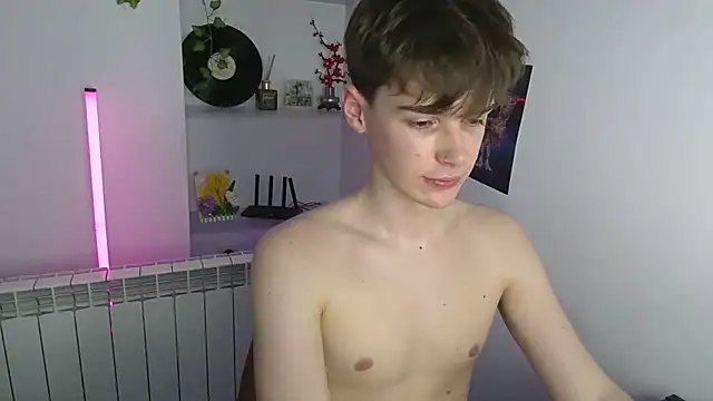 YourMilkyGuy 网络视讯表演