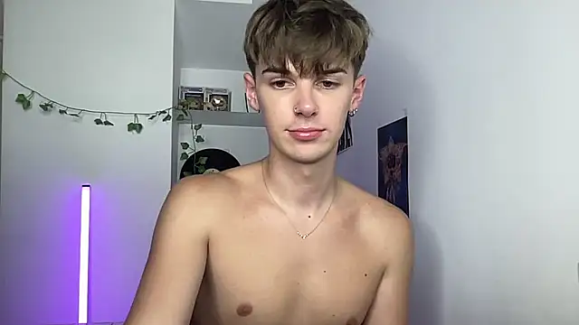 Вебкам-шоу YourMilkyGuy