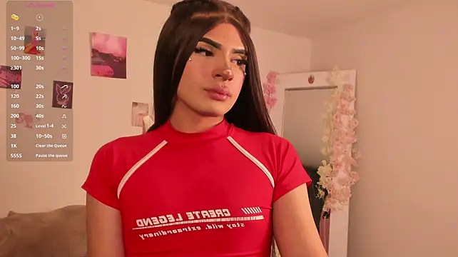 Iam_Emiily_ Show in webcam
