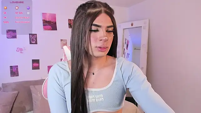 הופעת וובקאם של Iam_Emiily_