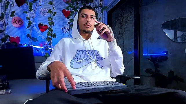 عرض كام ItsZairen
