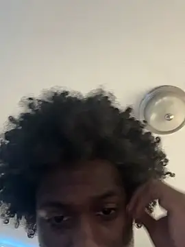 pussyeater_- élő chatszobája