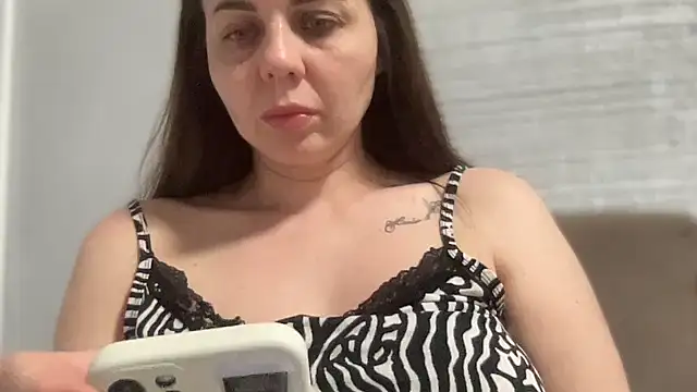 Darsy_Rox Adlı Modelin Canlı Sohbet Odası