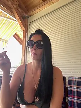 MiriamDelyn – Naživo XXX chat