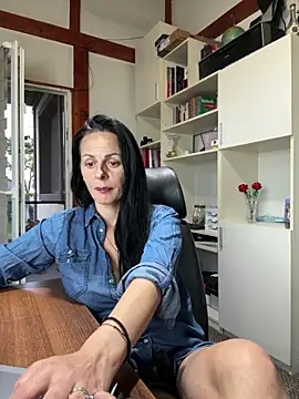 MiriamDelyn Chat XXX in diretta