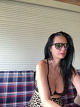 MiriamDelyn's Live XXX Chat
