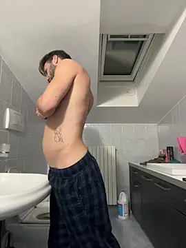 Roberto081www Show in webcam