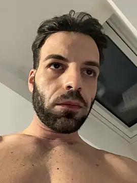 Roberto081www Webcam show