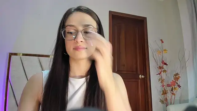 دردشة AndraCyruss الجنسية المباشرة