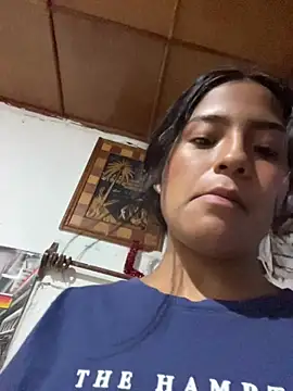 LeahBar Adlı Modelin Canlı XXX Sohbeti
