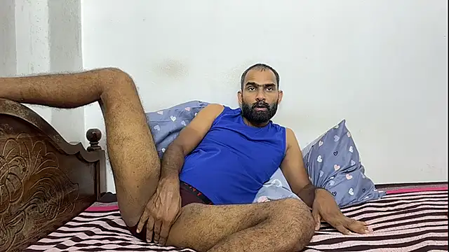 DesiDaddyandSon: διαδικτυακό σόου στην κάμερα