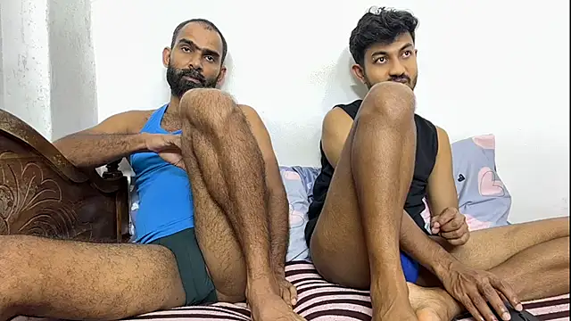 DesiDaddyandSon Adlı Modelin Web Kamerası Şovu