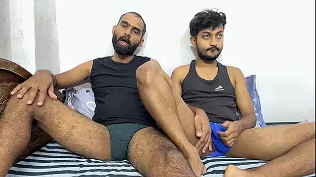DesiDaddyandSon Show in webcam