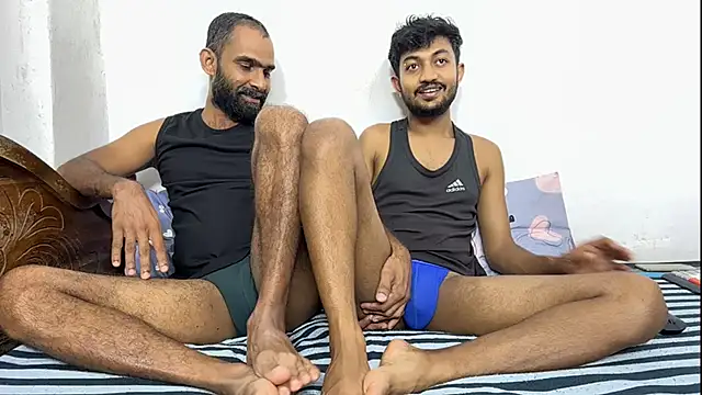Pertunjukan Kamera Web DesiDaddyandSon