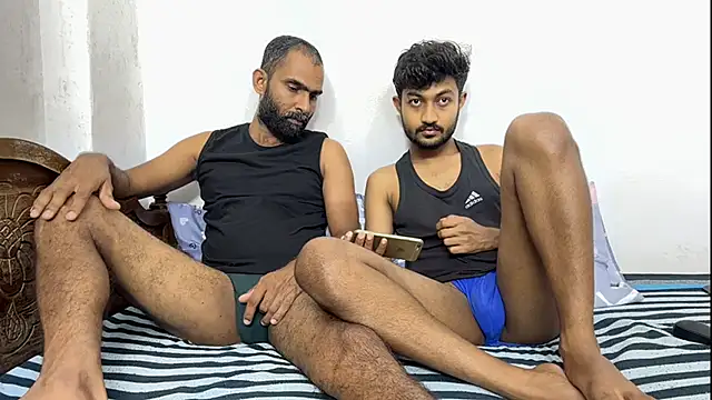 DesiDaddyandSon Adlı Modelin Web Kamerası Şovu