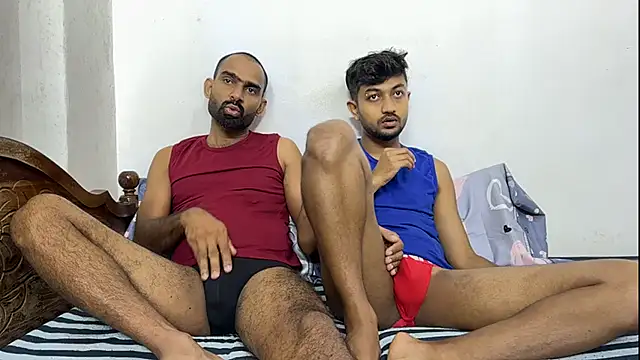 DesiDaddyandSon: διαδικτυακό σόου στην κάμερα